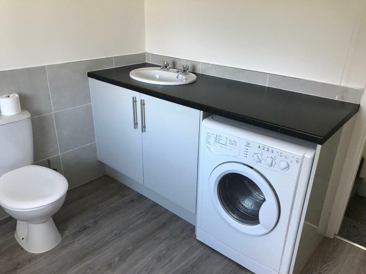 Platform Port Area Apartment 2 With Free Street Parking Kingston upon Hull Exterior photo